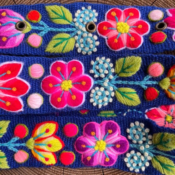 Peruvian Andean Embroidered Handwoven Floral Belt - Picture 2 of 3